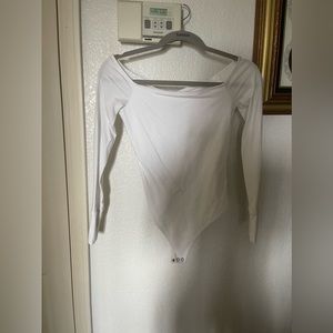 ABERCOMBIE WHITE OFF THE SHOULDER BODYSUIT XS